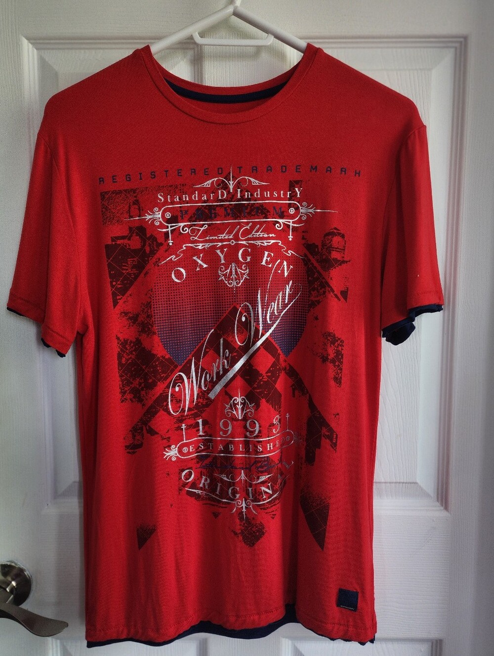 Rare Vintage Oxygen Men's Red Graphic Crewneck T-Shirt Limited Edition / 100108